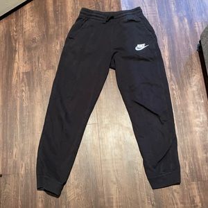 Bundle of 2 Nike sweats size Small, one black one gray